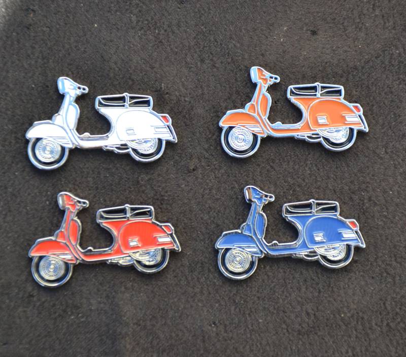 Classic Vespa Rally Sprint Gtr Scooter Pin | Max.dim 30mm - Enamel Metal Lapel Badge Mc von PinManiaAT