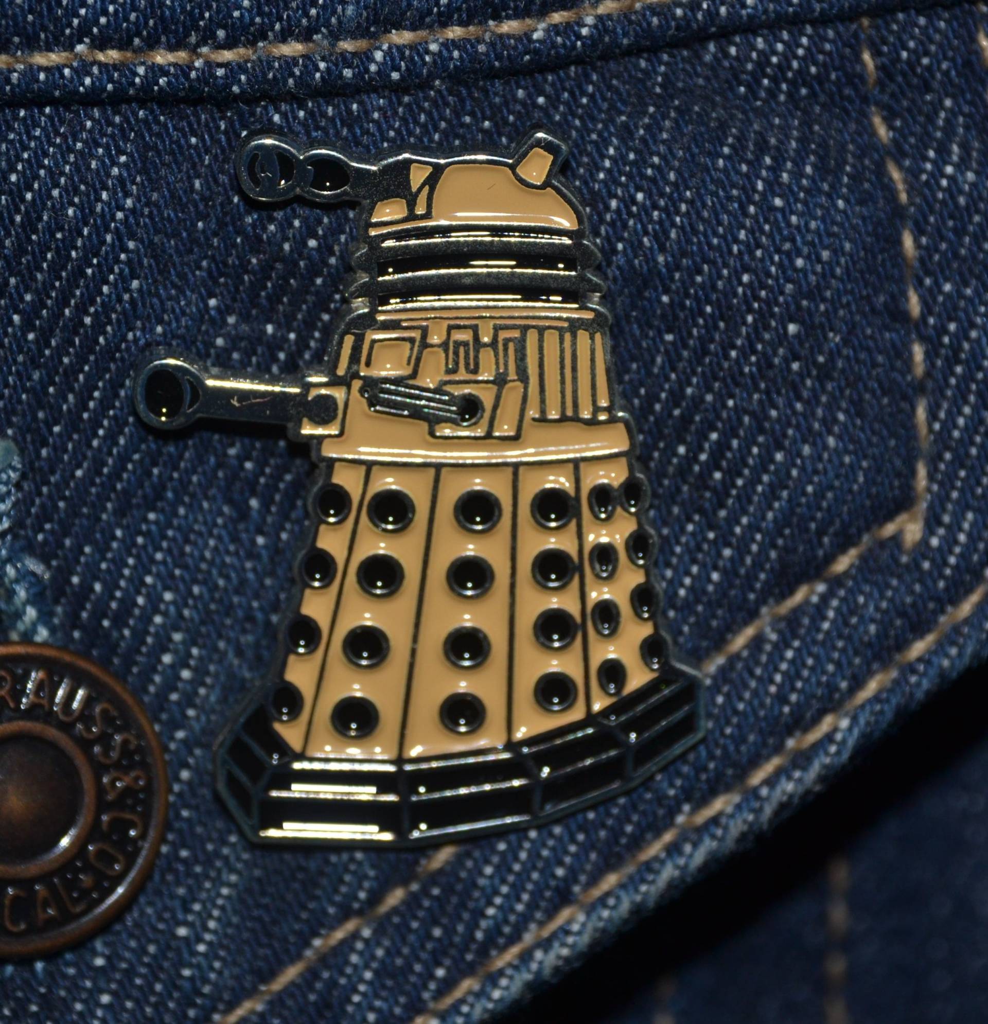 Dalek Pin New Design | Dim 40x20mm Dr Who , Tardis, Police Box, Time Machine, Cyberman - Enamel Metal Lapel Badge Ts Dalek Pin New Design | Dim 40x20mm Dr Who , Tardis, Police Box, Time Machine, Cyberman - Enamel Metal Lapel Badge Ts von PinManiaAT
