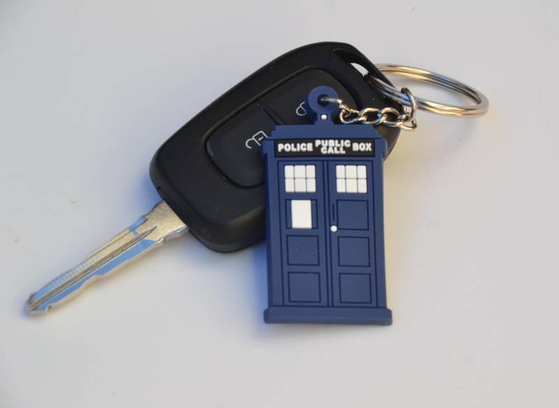 Tardis Style Soft Key Ring Chain - Lightweight, Bendable, Dim 2 Inch/5cm Dr Who Police Box, Time Machine, Dalek, Keyring Keychain Ts von PinManiaAT