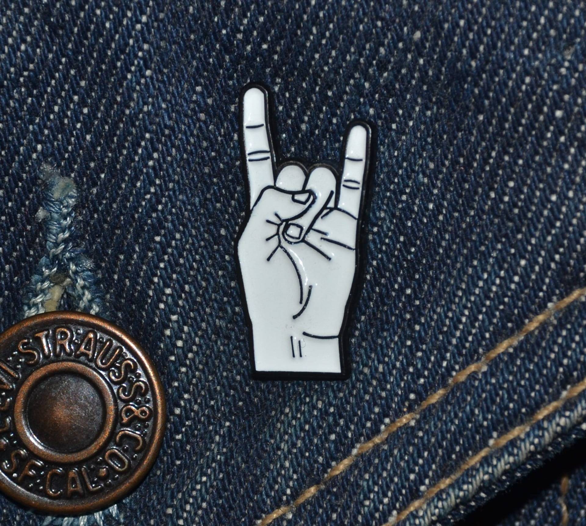 The Rock N Roll Or "Rock Finger Pin White | Max. Dim. 25mm - Enamel Metal Lapel Badge Hard Rock, Heavy Metal, Punk Ts The Rock N Roll Or "Rock Finger Pin White | Max. Dim. 25mm - Enamel Metal Lapel Badge Hard Rock, Heavy Metal, Punk Ts von PinManiaAT