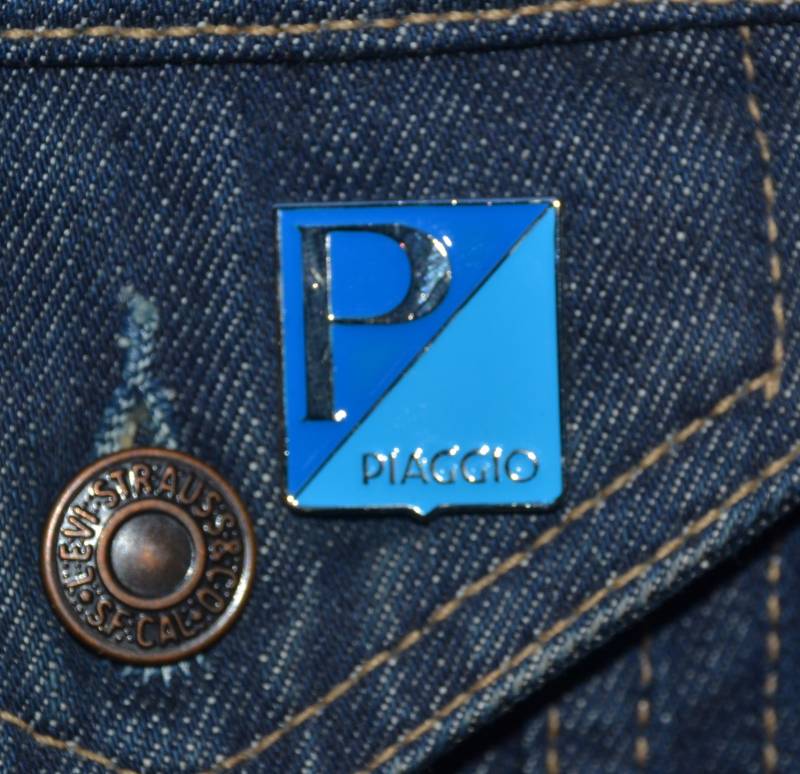 Vespa Classic Horncast Logo Pin/Piaggio Wappen | Max.dim 25mm - Vintage Deadstock Enamel Metal Lapel Badge Mc von PinManiaAT