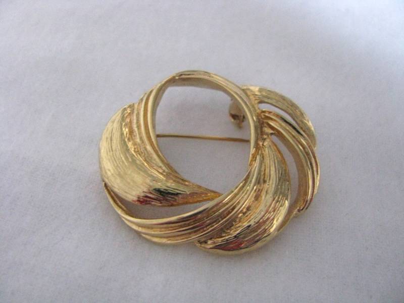 Gold-Ton Runde Wirbel Strukturierte Nadelbrosche von PinMePins