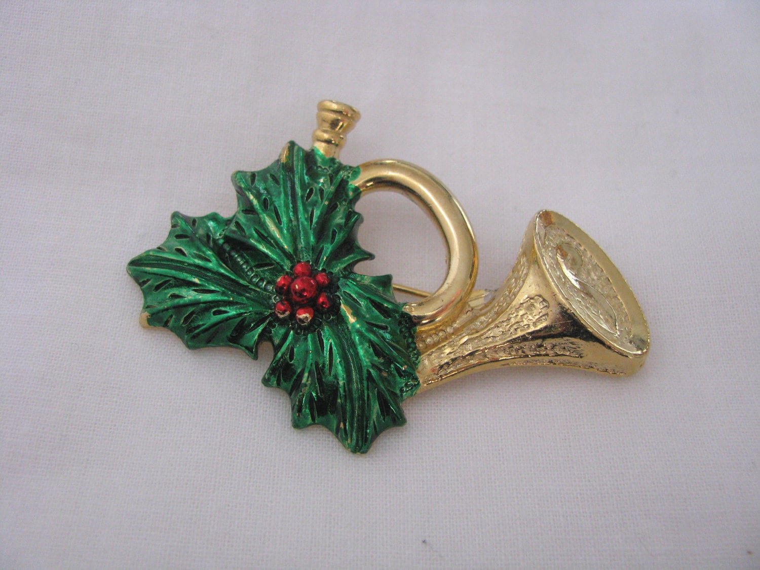 Gold Ton Waldhorn Pin Brosche Gerrys Vintage Christmas von PinMePins