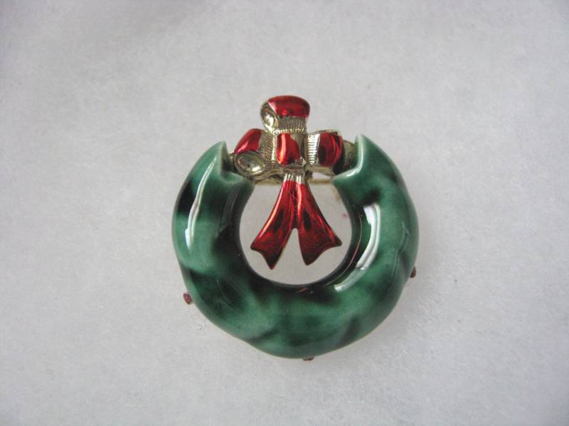 Jahrgang Beatrix Christmas Kranz Brosche Mit Rotem Band von PinMePins