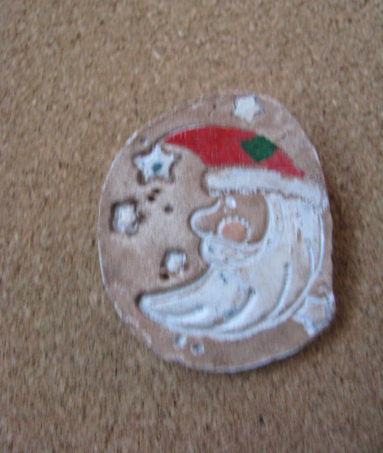 Ovale Lederoptik Weihnachtsmanngesicht Feiertag Weihnachtsbrosche Anstecknadel. Vintage Anstecker. Brosche von PinMePins