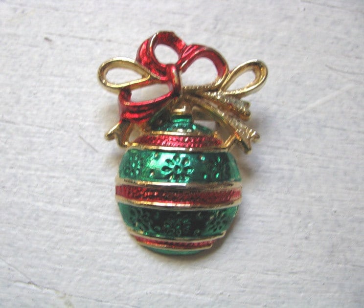 Rot, Grün & Gold Ton Urlaub Ornament Brosche Pin von PinMePins