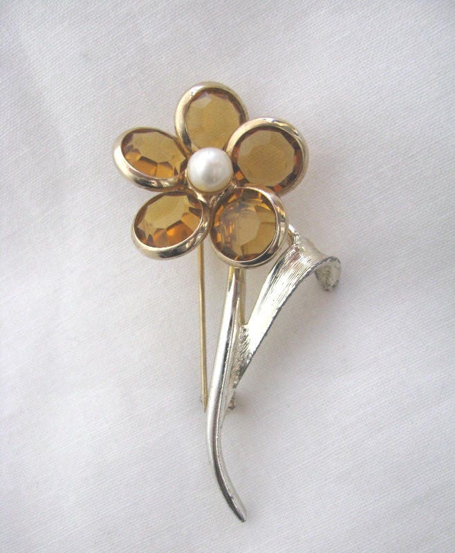 Vintage Floral Delite Amber Strass Blumen Pin Brosche Von Sarah Coventry von PinMePins