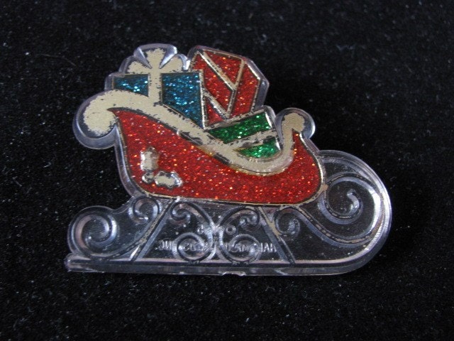 Vintage Weihnachtsmann Schlitten Anstecker Von Hallmark Cards Brosche von PinMePins