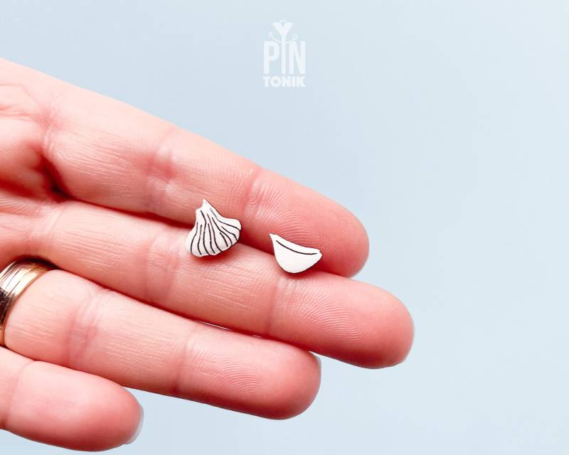 Knoblauch Ohrstecker - Mismatched Miniatur Food Schmuck von PinTonik