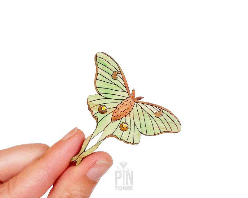 Luna Motte Anstecknadel - Cottagecore Schmuck Boho Flügel Kleidung Accessoires Oder Witchy Geschenke von PinTonik