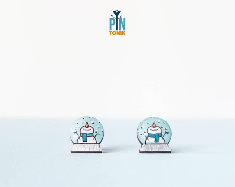 Schneemann in Der Schneekugel Ohrringe - Spaß Weihnachtsschmuck Festliche Winter Schneeflocke von PinTonik