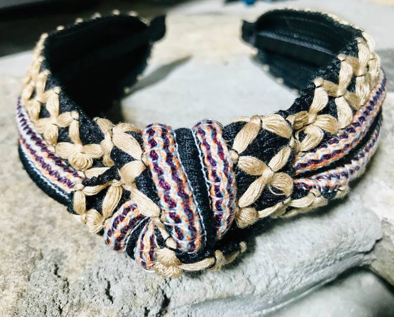 Schwarzes Stirnband Aus Wolle, Besticktes Stirnband, Stirnbänder Für Frauen, Bestickte Kopfbänder, Twist Stirnbänder, Textilstoff von PinUpGirlHair