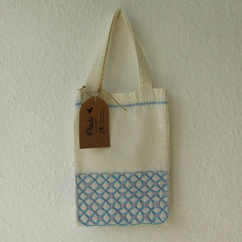 Geblümte Kleine Tasche | Handbestickt| Mama Geschenk| Oma Geschenk von PindaEmbroidery