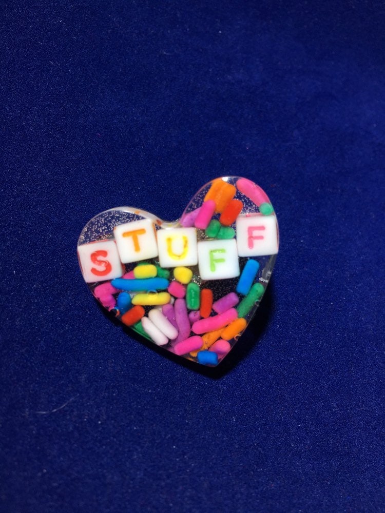 Stuff Herz Pin Handgefertigt Mit Streuseln von PindigoGrrrls