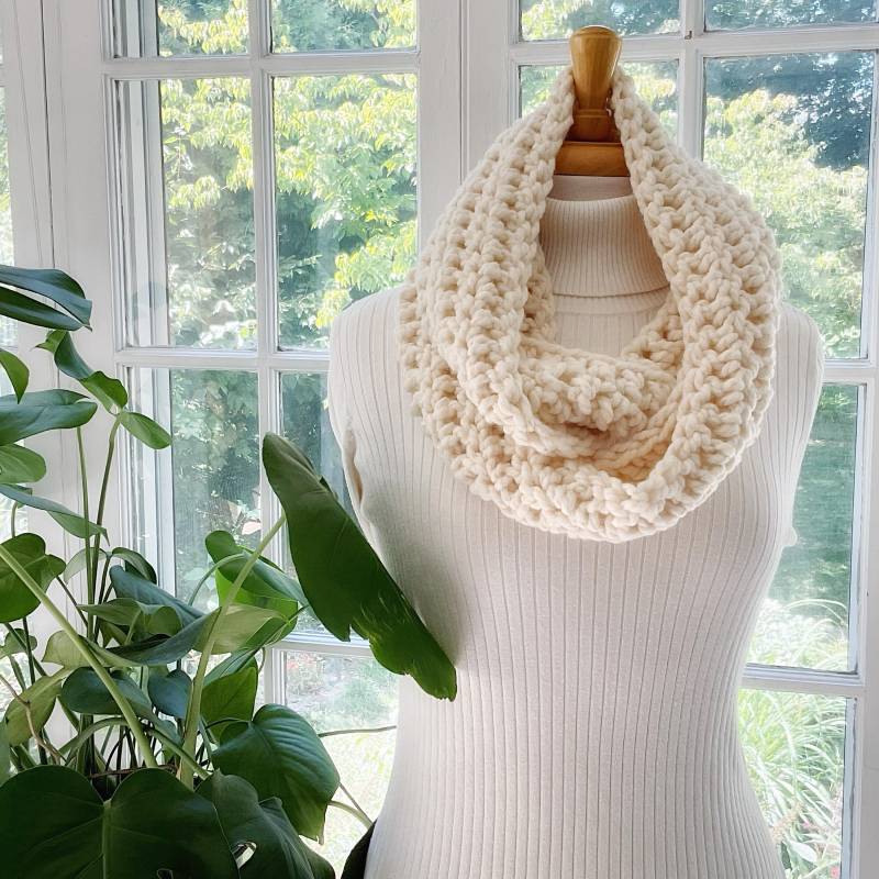 Der Mandy Infinity Scarf, Unisex Schal Größen Für Erwachsene Und Kinder, Geschenk Männer + Frauen Passendes Familiengeschenk, Handgemachtes von PineconesAndPurls