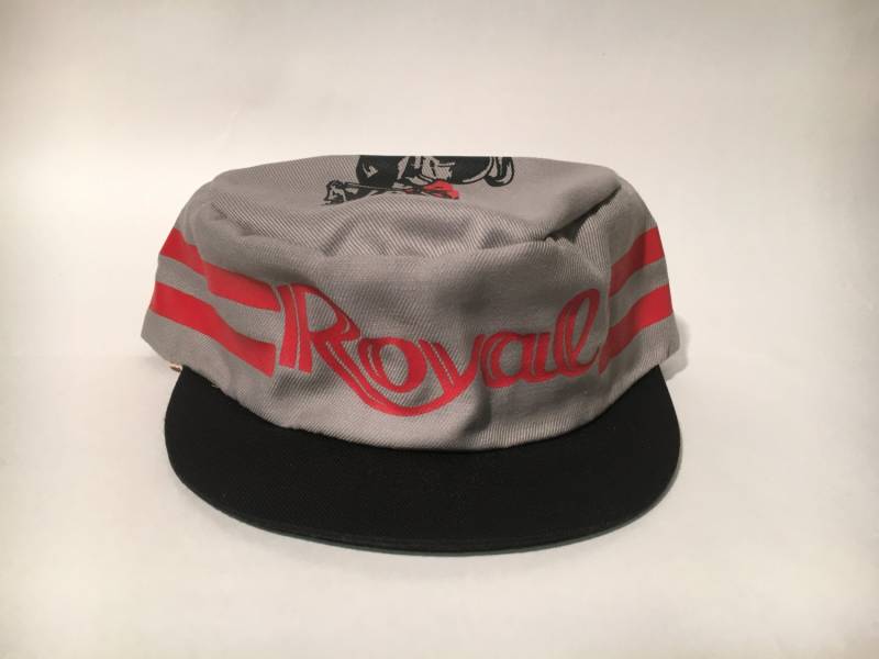 Vintage Royal Novelty Hut von PinestateTraders