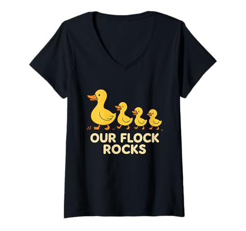 Damen Family Funny Matching Group Our Flock Rocks Cute Yellow Duck T-Shirt mit V-Ausschnitt von Pink Flamingo Graphic Tee Team Vacation Outfit