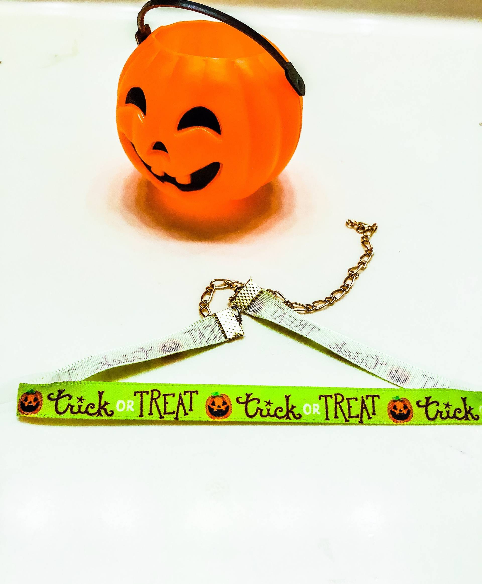 Trick Oder Behandeln Halloween Halsband von PinkButterCupJewelry