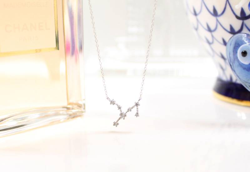 Alle Sternzeichen Sternbild-Kette Mit Zirkonia, Alle Zeichen Zur Verfügung, Geburt Charmehalskette in Gold, Astrologie, Horoskop von PinkChemistry