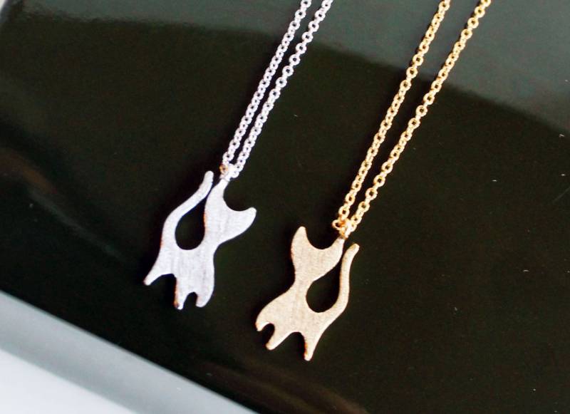 Kleine Katze Halskette, Fuchs, Silhouette Anhänger Kitty Cat, Minimalistisch, Schnelle Lieferung von PinkChemistry