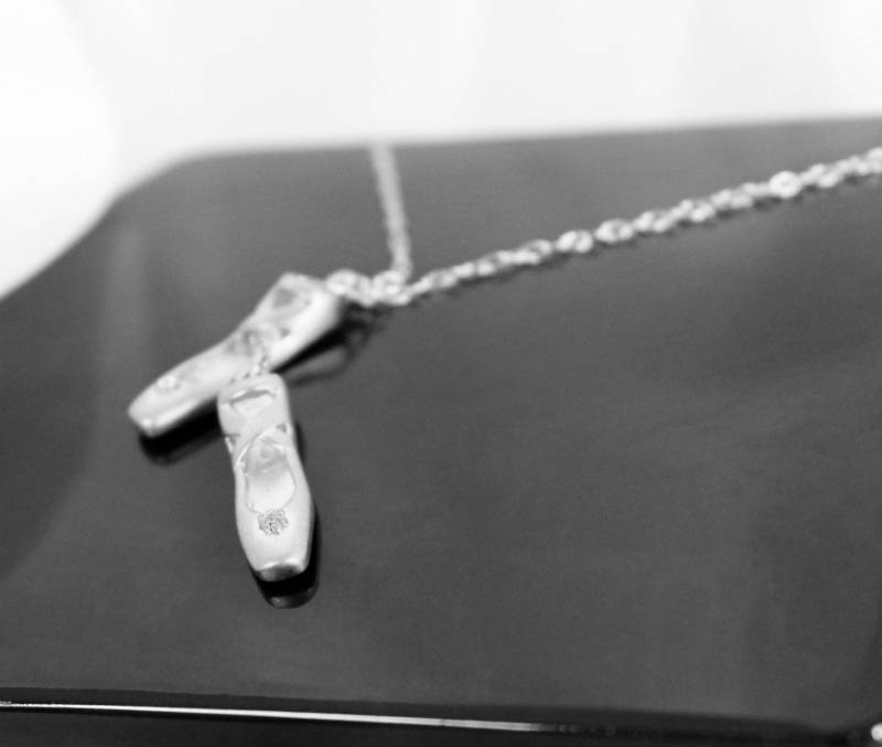 Paar Ballettschuhe Halskette, 14K Gold Filled Kette Oder .925 Sterling Silber Kette, Ballerina Tanzschuhe von PinkChemistry