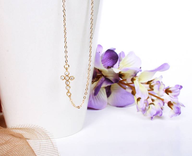 strass Seitlich Gold Kreuz Halskette, Filled Kettenhalskette, Hochzeit, Brautjungfer Geschenk strass Seitlich Gold Kreuz Halskette, Filled Kettenhalskette, Hochzeit, Brautjungfer Geschenk von PinkChemistry