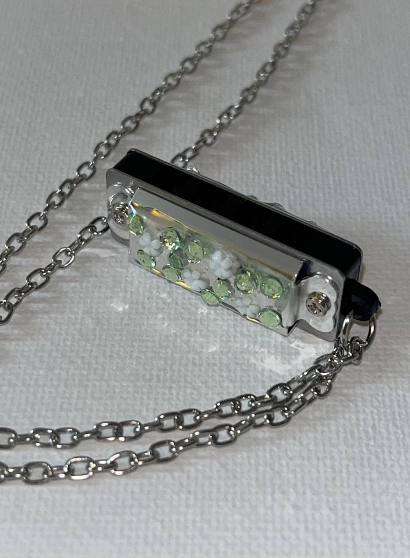 Mini Mundharmonika Halskette Grün Strass Selbstgemacht Niedliche Idee Blumen von PinkFutureStore