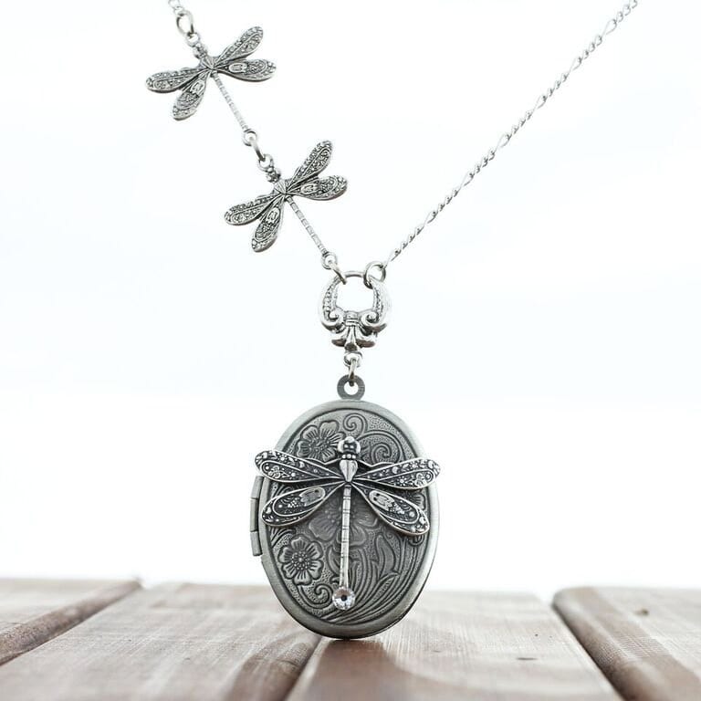 Vintage Libelle Locket Halskette Antik Silber Ton Swarovski Kristall von PinkLaLou