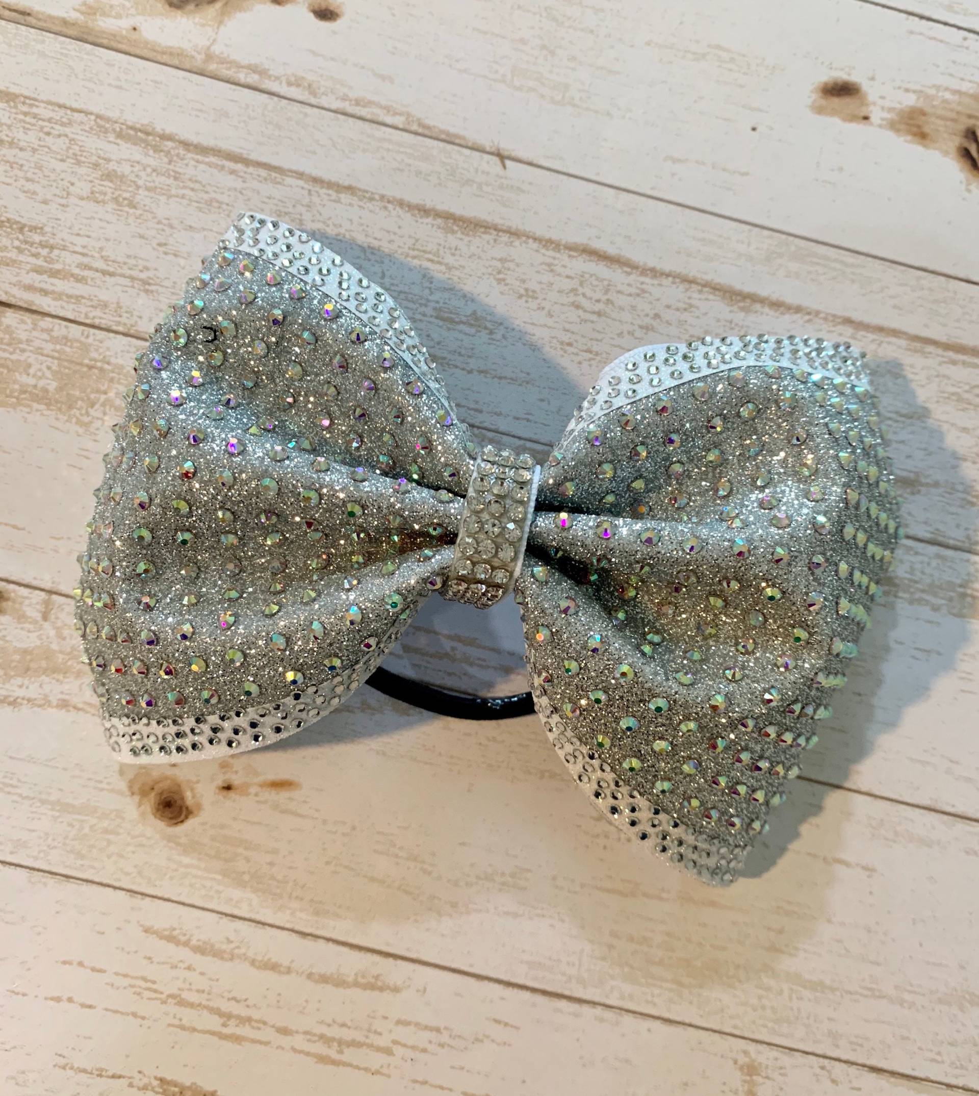 10cm Glitter Taillessschleife 10cm Glitter Taillessschleife von PinkPalmCheerBows