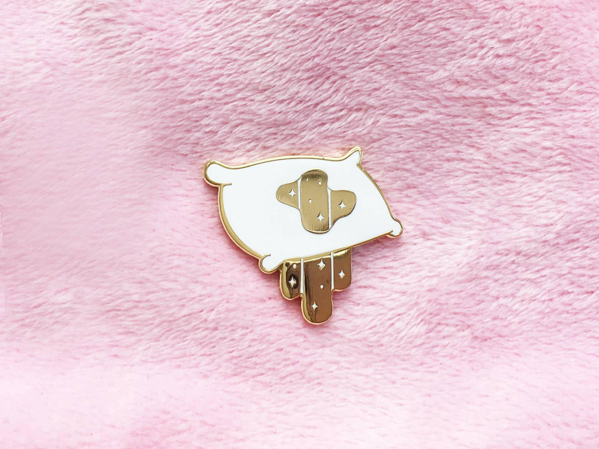 Kissen-Anstecker „Getting Lost" Kissen-Anstecker „Getting Lost" von PinkPeachPins
