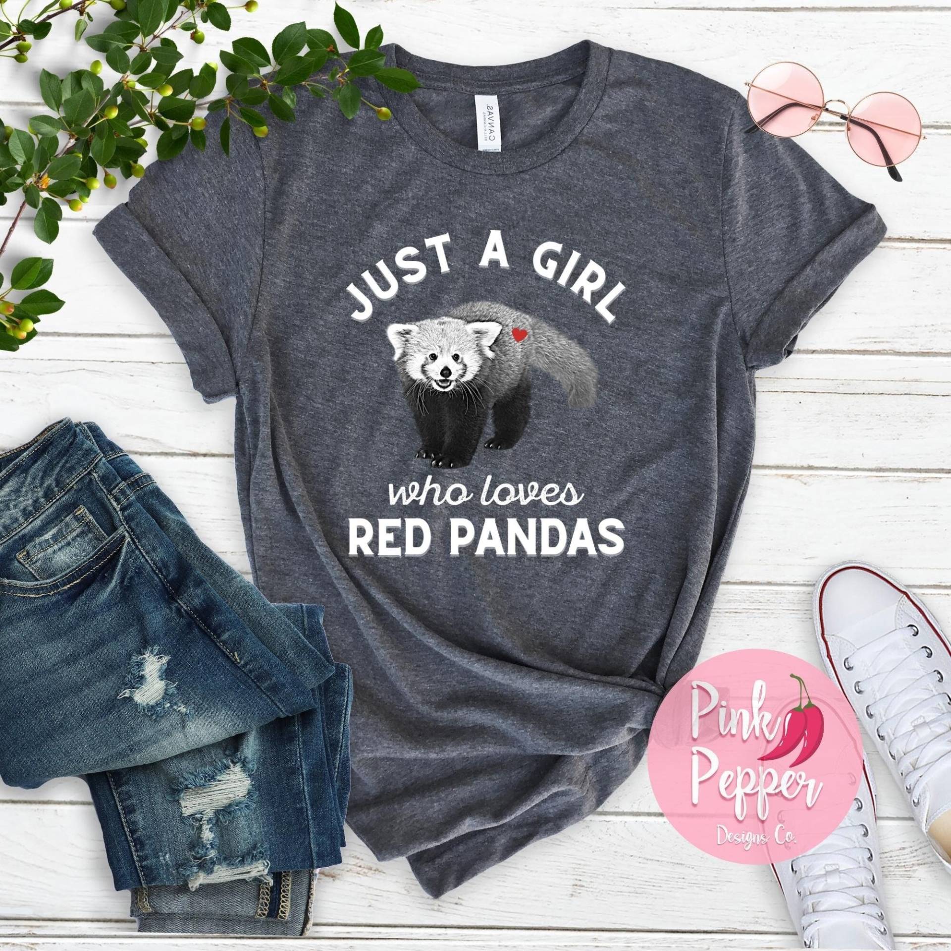 Red Panda Shirt Just A Girl Who Loves Pandas T-Shirt Animal Lover Tshirt Gifts Baby Youth & Erwachsene Größen Bis 4xl von PinkPepperDesignsCo