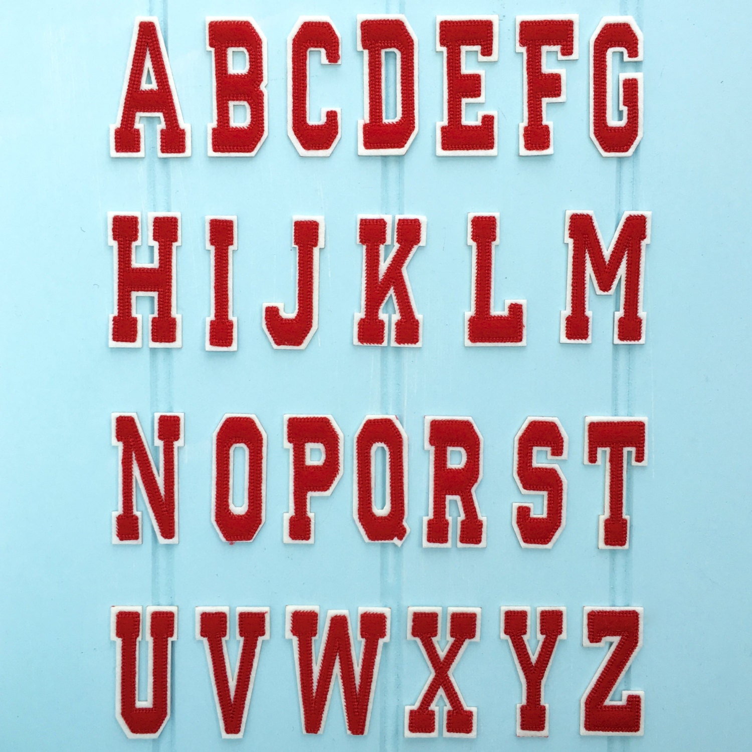 Gesticktes Aufnäher Varsity Alphabet Buchstaben Benutzerdefinierte Name Initialen Jungen Mädchen Kleidung T Shirt Jeans Jacke Top Applikation Gesticktes Aufnäher Varsity Alphabet Buchstaben Benutzerdefinierte Name Initialen Jungen Mädchen Kleidung T Shirt Jeans Jacke Top Applikation von PinkPineappleEngland
