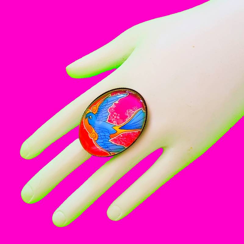 Kleiner Aufsteigende Schwalbe Hellblau Und Fuchsia Rockabilly Bling Tattoo Flash-statement Einstellbarer Ring von PinkSkullCA