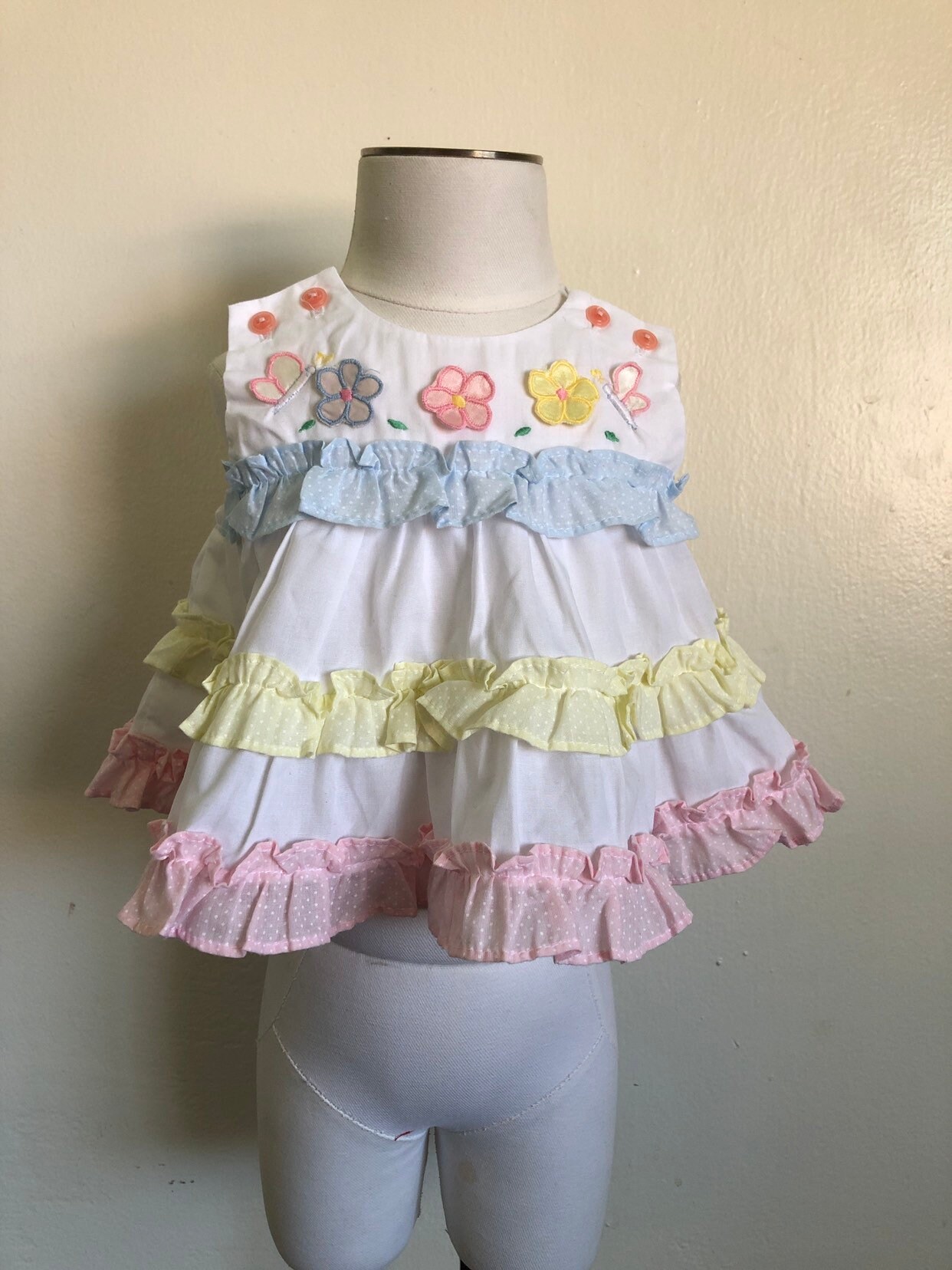 Vintage Baby Kleidchen Blumen Schmetterlinge Gr 0-6 M von Pinkbedazzler