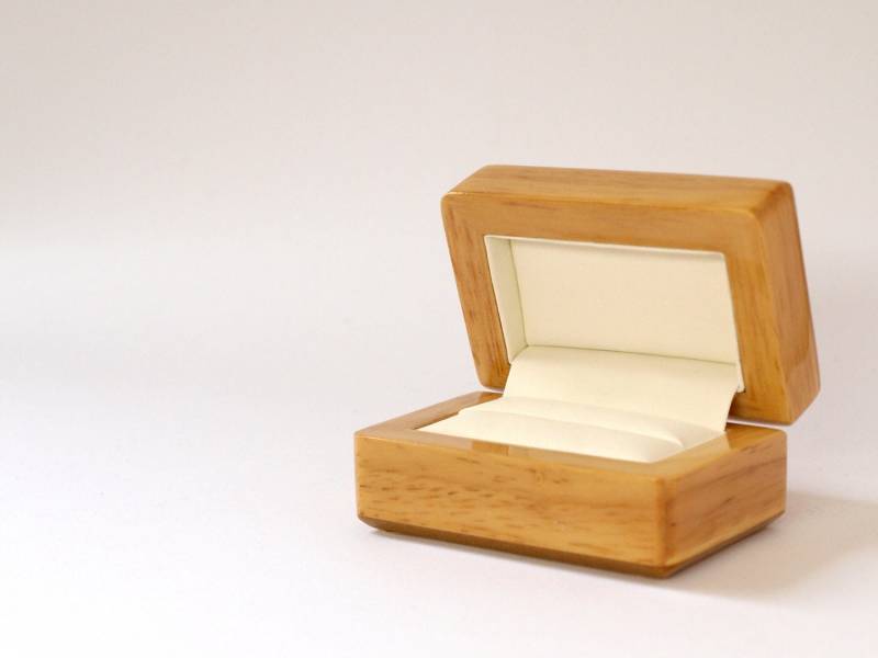 Naturholz Ringbox Für Zwei Ringe Eheringe Box Natur Oder Palisander Ringbox, Doppelringbox Holz, Manschettenknopfbox, Eheringhalter von Pinkburlesque