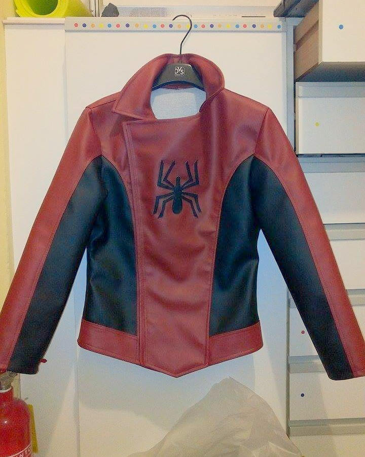 Spiderman-Jacke von PinkingShearsCostume