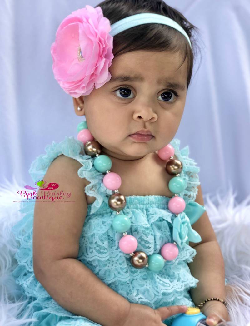 Aqua Lace Baby Strampler Rosa Blumen Haarband, Geburtstags Outfit von Pinkpaisleybowtique