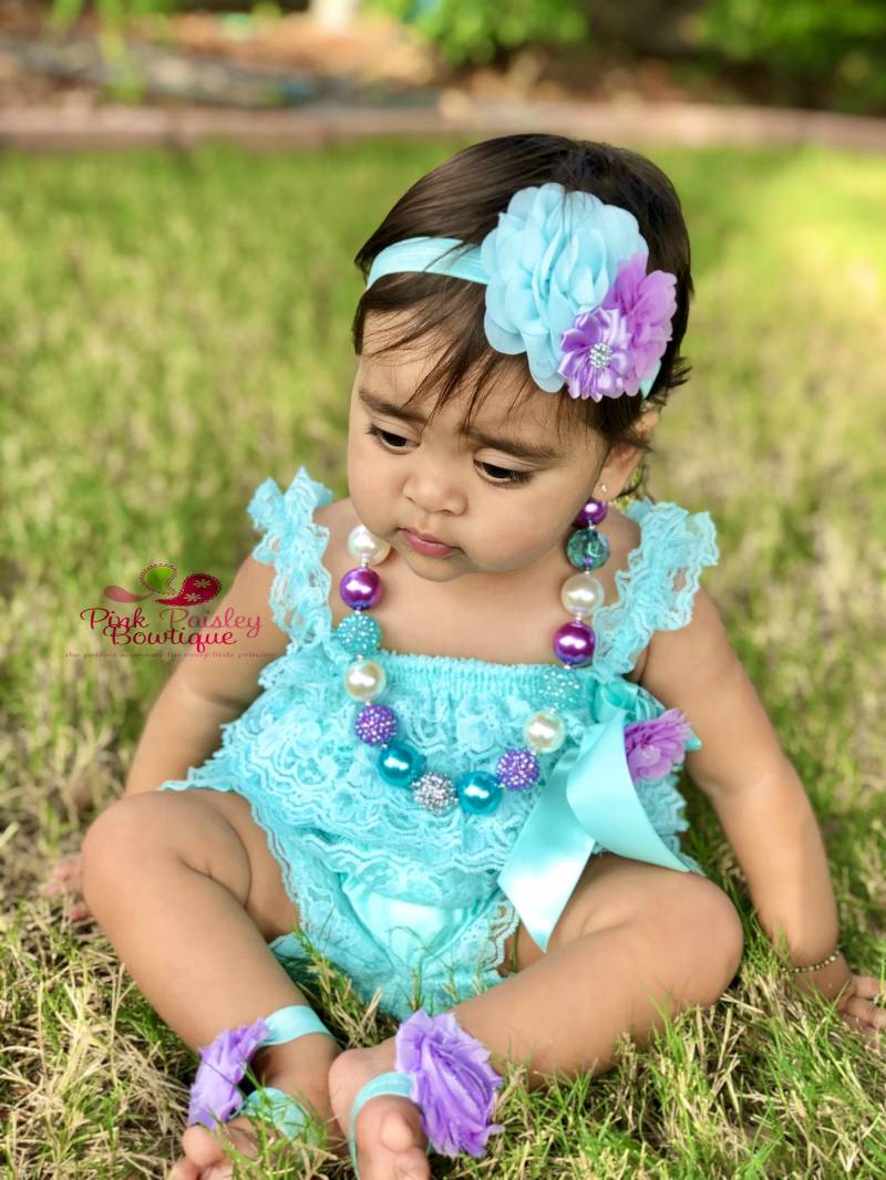 Aqua Lace Baby Strampler 1. Geburtstag Outfit Mit Stirnband & Barfuß Sandalen von Pinkpaisleybowtique