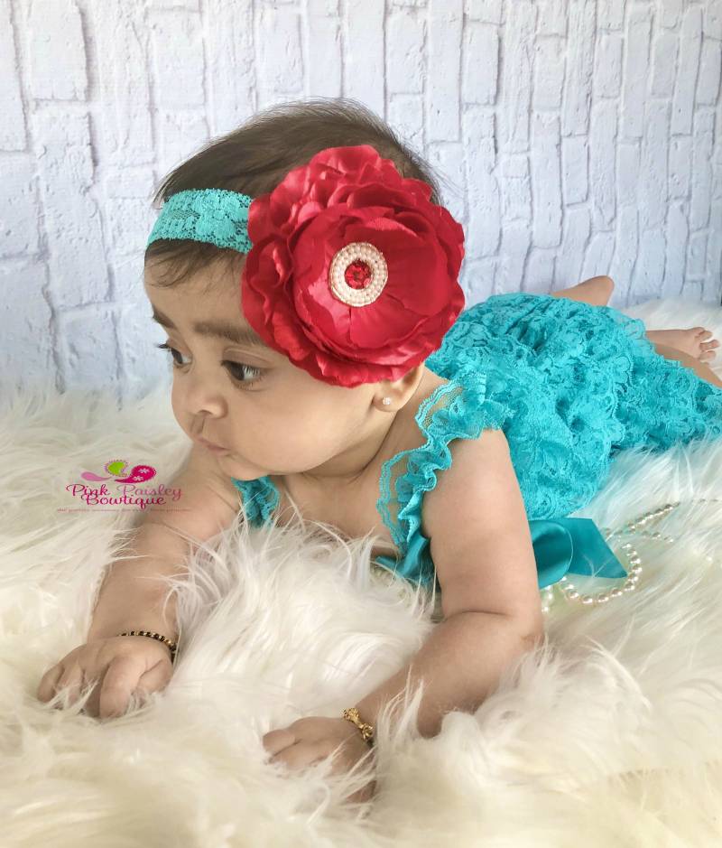 Türkiser Spitzen Strampler Katze Im Hut 1 von Pinkpaisleybowtique