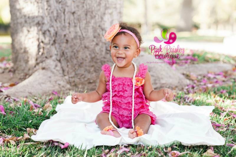 Baby Strampler Set in Pink Blumen Haarband, Cake Smash Outfit von Pinkpaisleybowtique