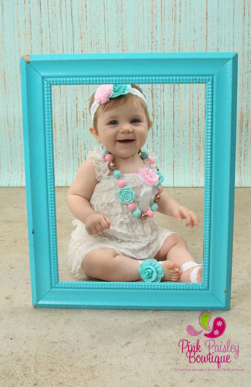 Baby Mädchen Cake Smash Outfit Aqua Weißer Spitze Strampler Set von Pinkpaisleybowtique