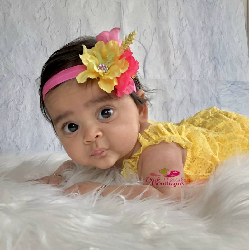 Gelber Spitzen Pettistrampler Baby Mädchen 1.geburtstag Outfit Mit Stirnband von Pinkpaisleybowtique