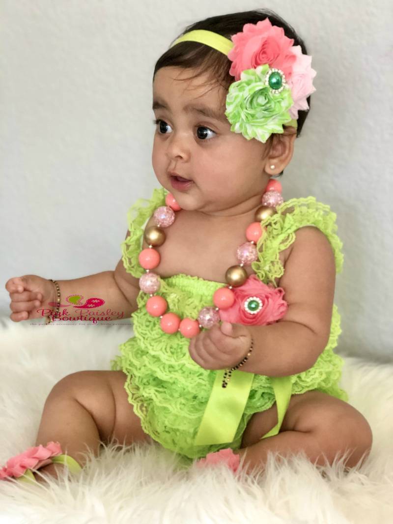 Lime Lace Petti Romper Set Shabby Blumen Haarband, Baby Mädchen Outfit von Pinkpaisleybowtique