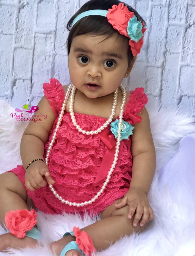 Coral Lace Baby Strampler Set Aquafarbenes Blumenhaarband, Barfußsandalen von Pinkpaisleybowtique