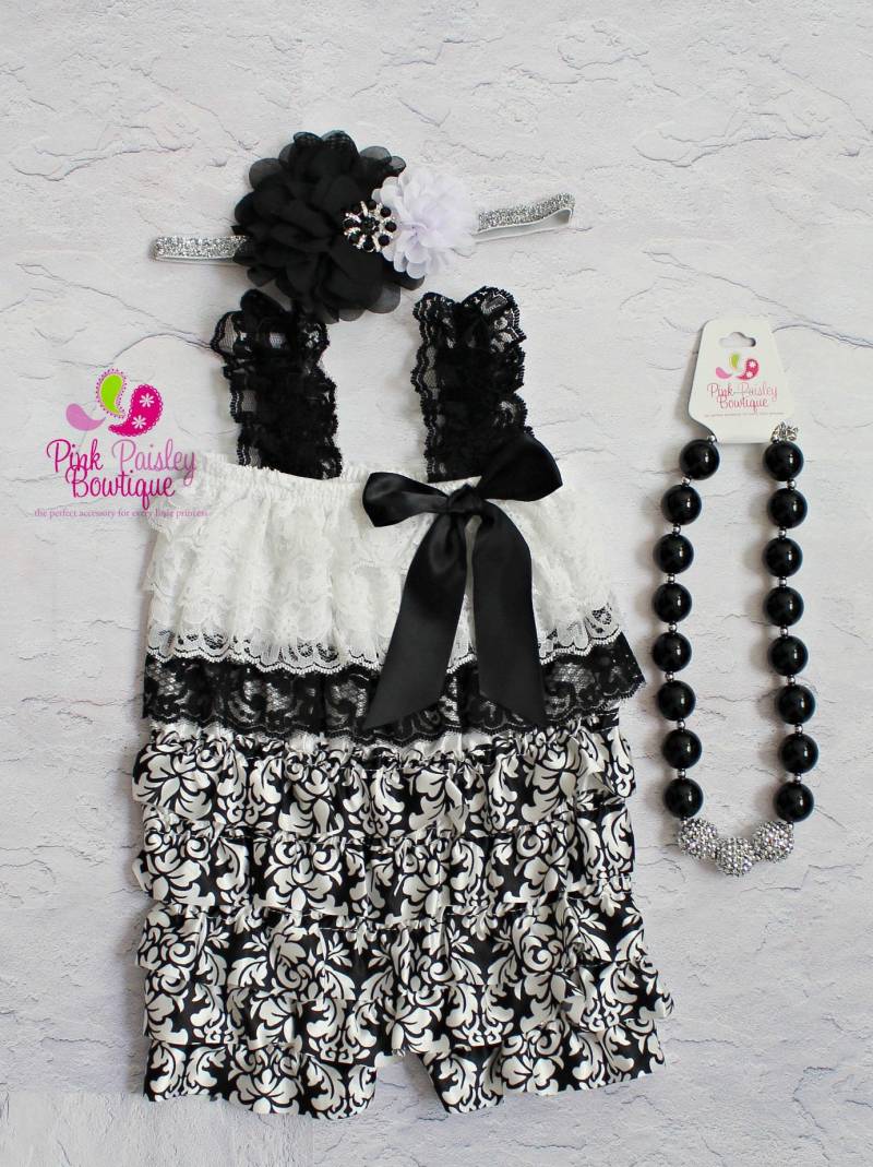 Schwarz & Weißer Spitzen-Rüschen-strampler Baby 1st Birthday Outfit von Pinkpaisleybowtique