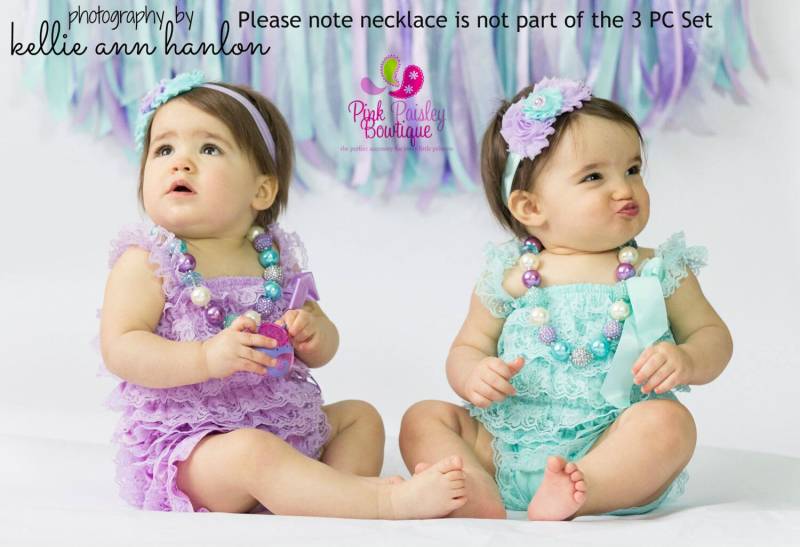 Zwillings Mädchen Erster Geburtstag Strampler Outfit Aqua & Lila von Pinkpaisleybowtique