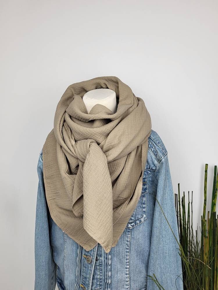 Musselintuch, Dreieckstuch, Halstuch, Xxl Musselin Schal in Beige, Sand Musselintuch, Dreieckstuch, Halstuch, Xxl Musselin Schal in Beige, Sand von PinkysWelt