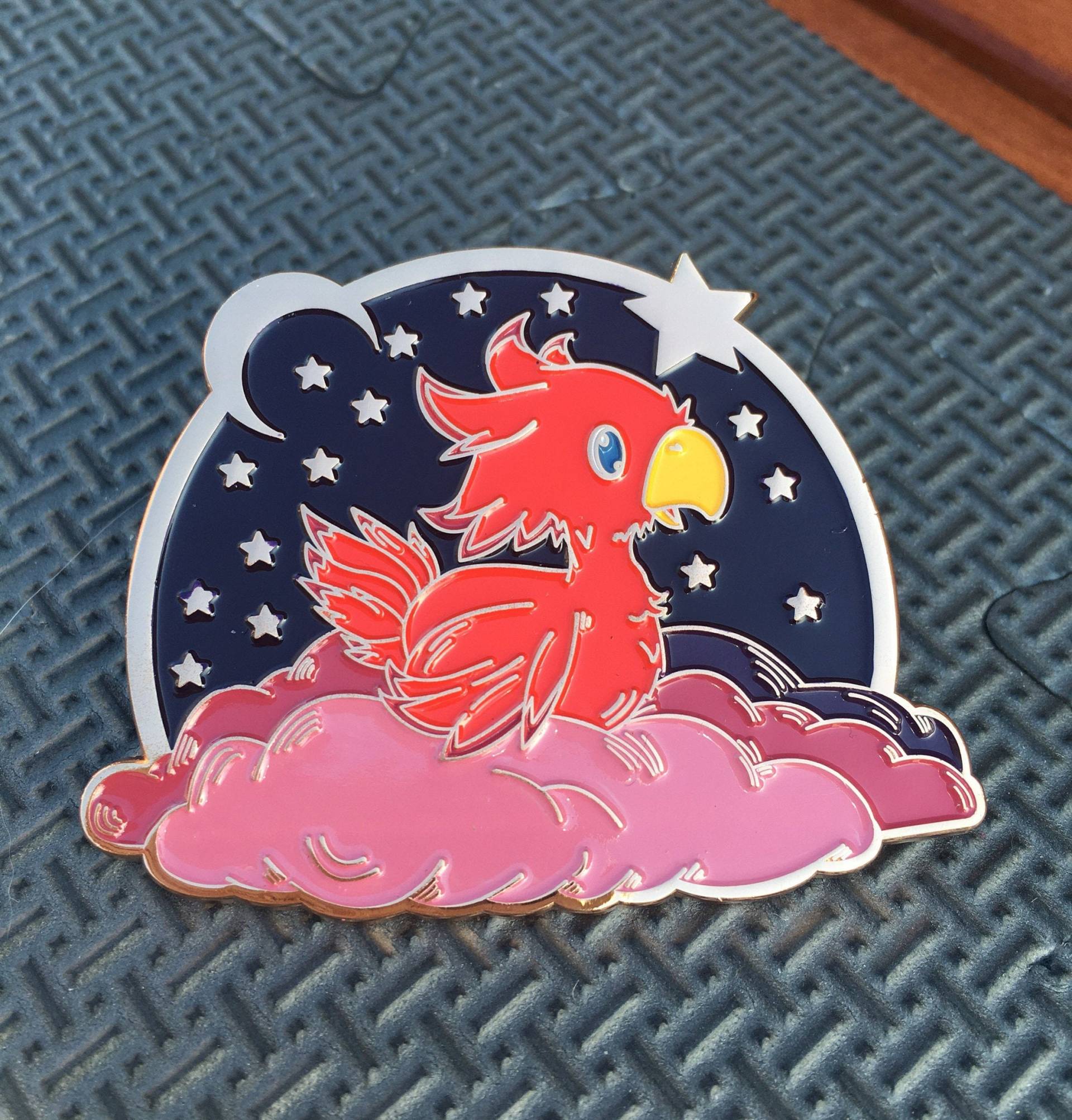 Chocobo On A Cloud - Soft Enamel Pin von PinnableZ