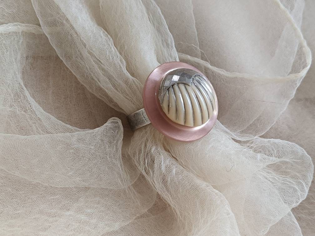 Vintage Art Deco Glas Knopf Ring Kostüm Statement Cocktail Silber Facettiert Perle Creme Farbe Verstellbar Hexe Hippie Boho Flapper Gatsby von PinoMagic