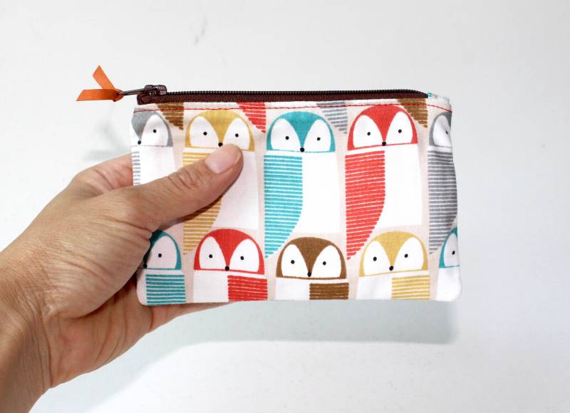 Eulen Print Reißverschlusstäschchen Kleine Geldbörse Aus Baumwolle von PinotByLyn